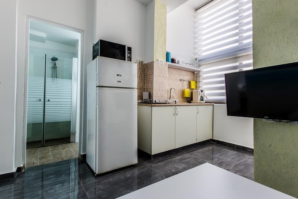Designed Beach Apartments Tel Aviv Exterior photo