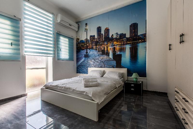 Designed Beach Apartments Tel Aviv Exterior photo
