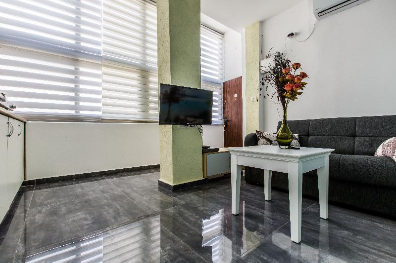 Designed Beach Apartments Tel Aviv Exterior photo